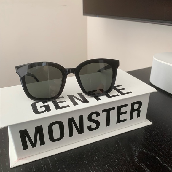 GENTLE MONSTER FLATBA SUNGLASSES - Picture 2 of 3